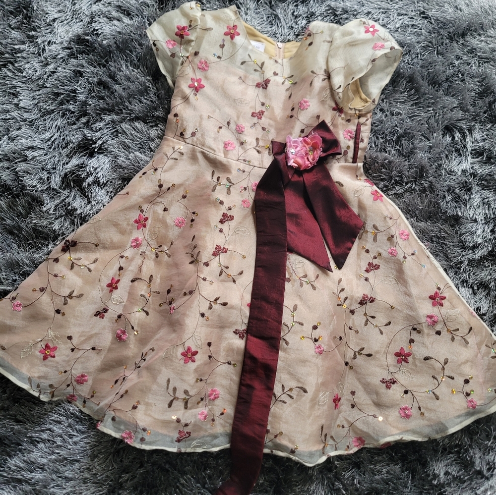 Dress - Picture 1 of 2